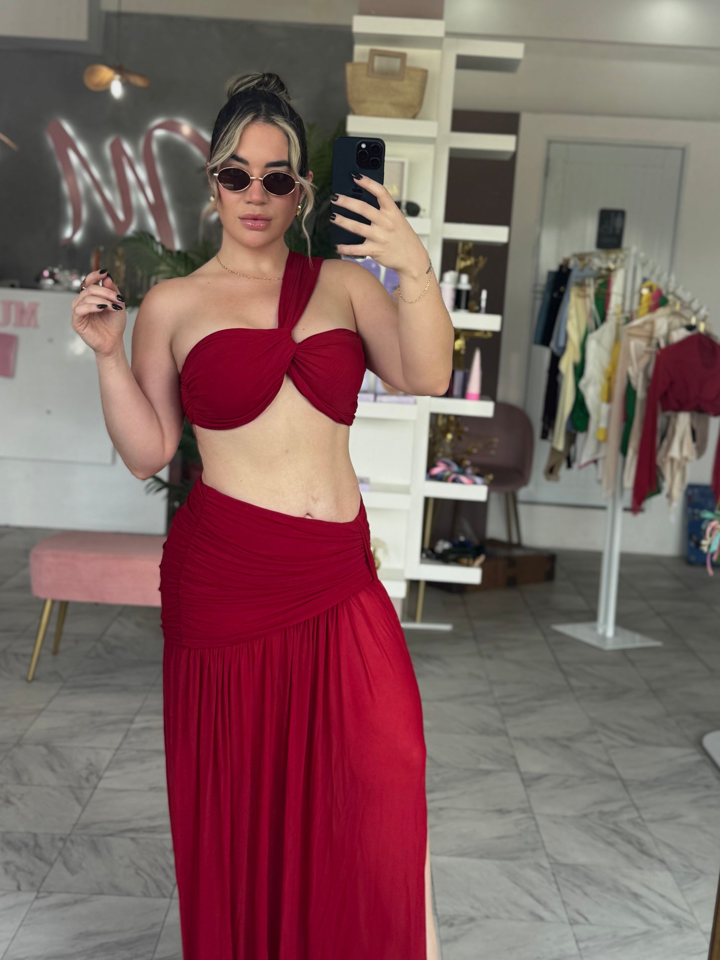 LOVELY RED