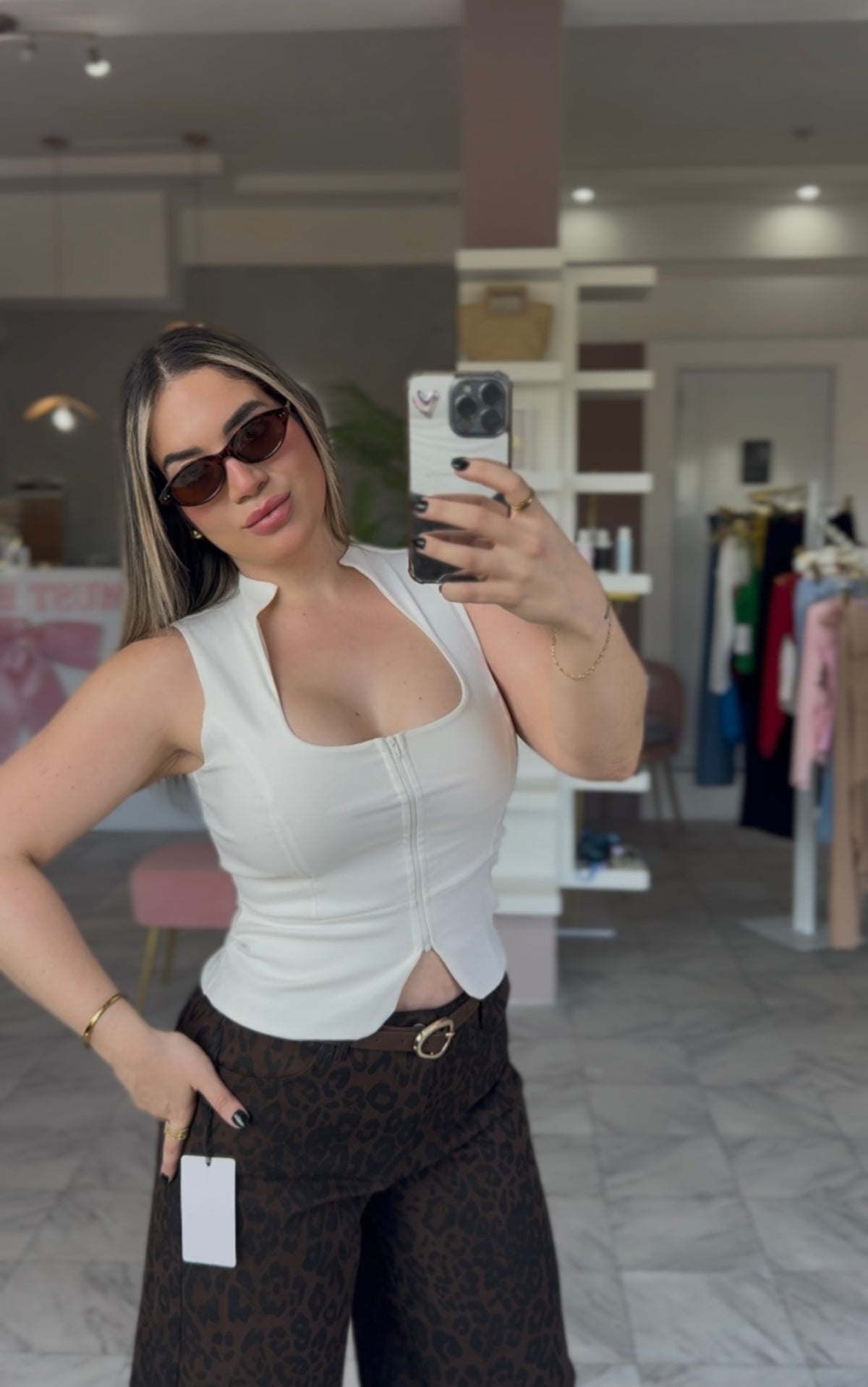 WHITE MOMENT TOP