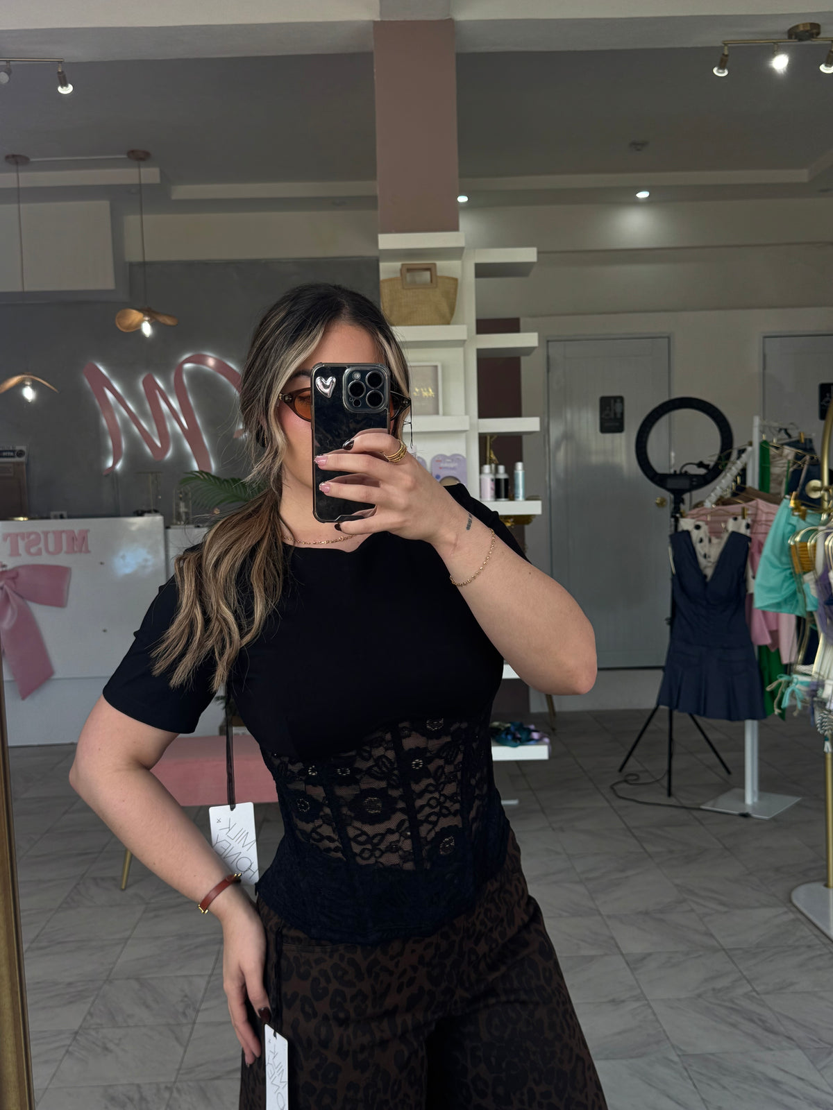 CORSET TSHIRT LOOK