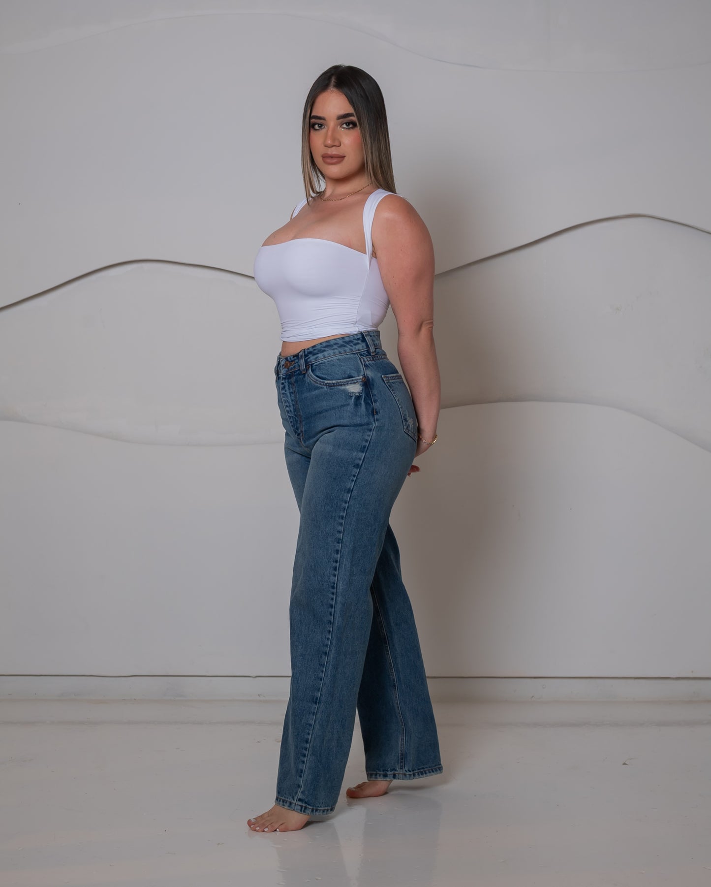 NÍA