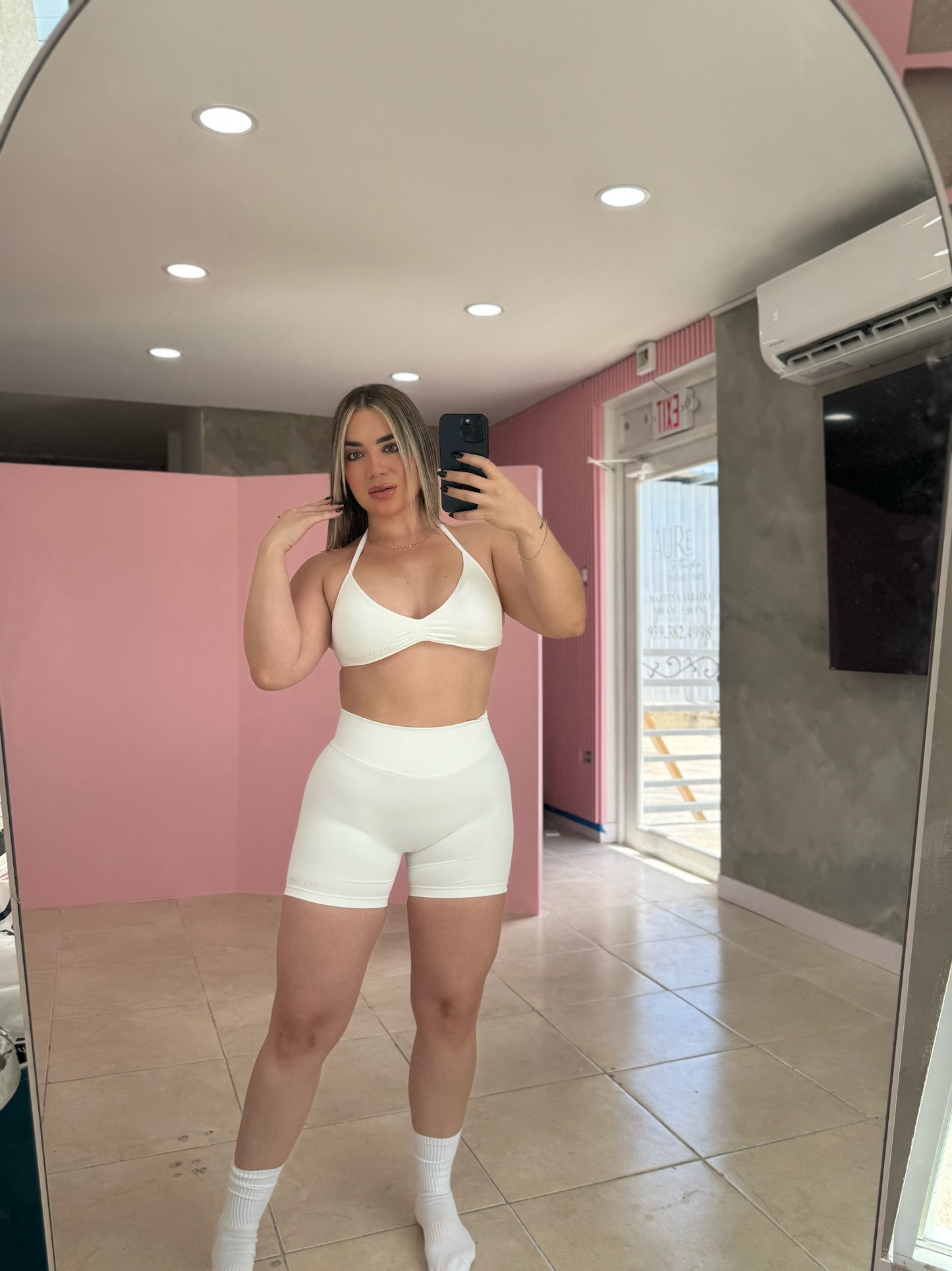 BACKLESS QUEEN WHITE