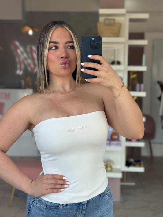 MUST CLUB WHITE LETRAS PINK