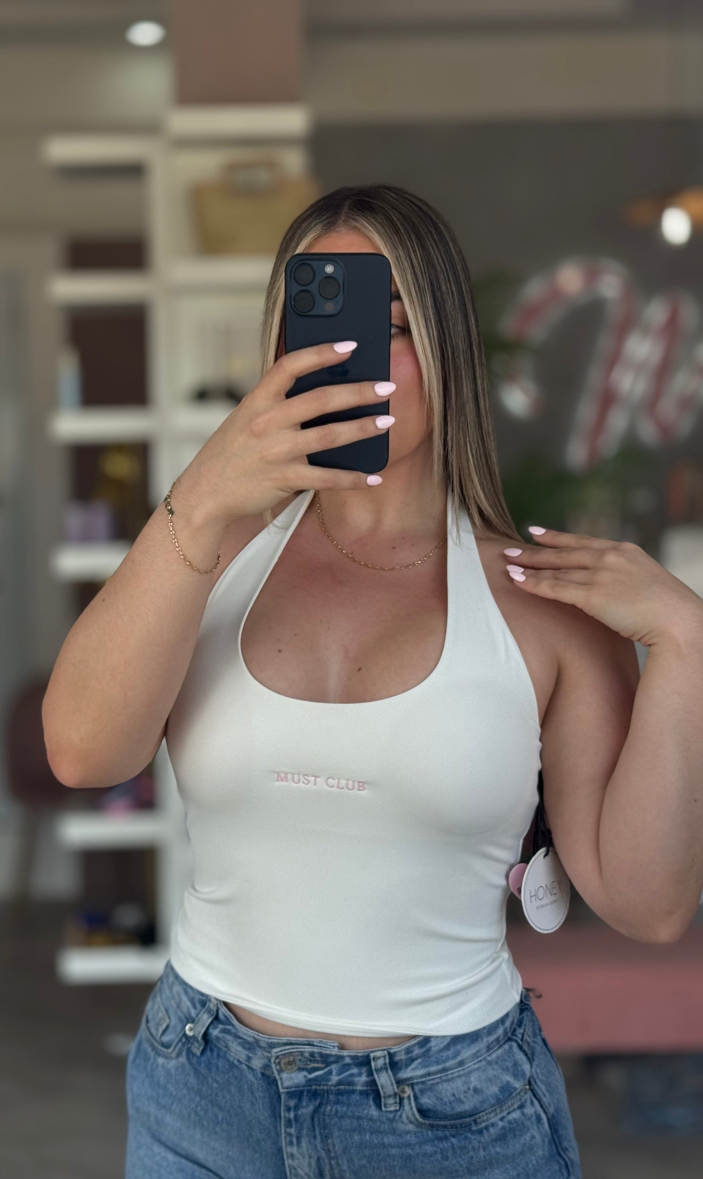 MUST CLUB WHITE LETRAS PINK