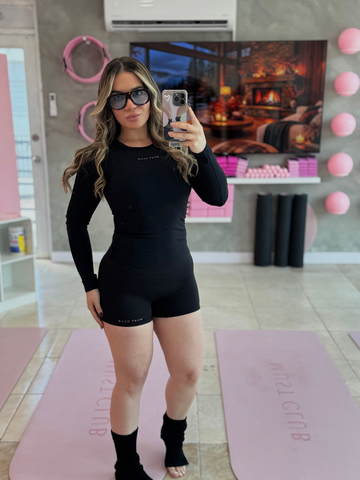 SHORTY GIRL MUST CLUB